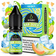 bouteille d'e-liquide Bombo Bar Juice Ultra Melon 10 ml avec étiquette verte et bleue, à côté de sa boîte, entouré de morceaux de melon et de glace qui suggèrent une saveur fraîche et sucrée.