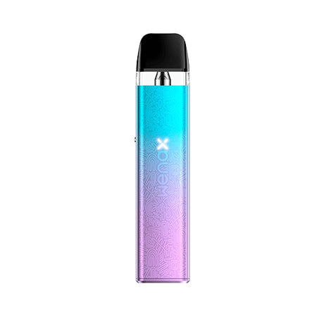Vaper recargable Geekvape Wenax Q Mini Pod Kit con diseño degradado en tonos azul y lila, acabado texturizado, indicador LED frontal y cartucho transparente superior con boquilla negra integrada.