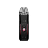 Vaper recargable Vaporesso Luxe XR Max 2 Pod Kit en color negro, con pantalla frontal a color que muestra potencia y modo de uso, botón superior y cartucho transparente en la parte superior.