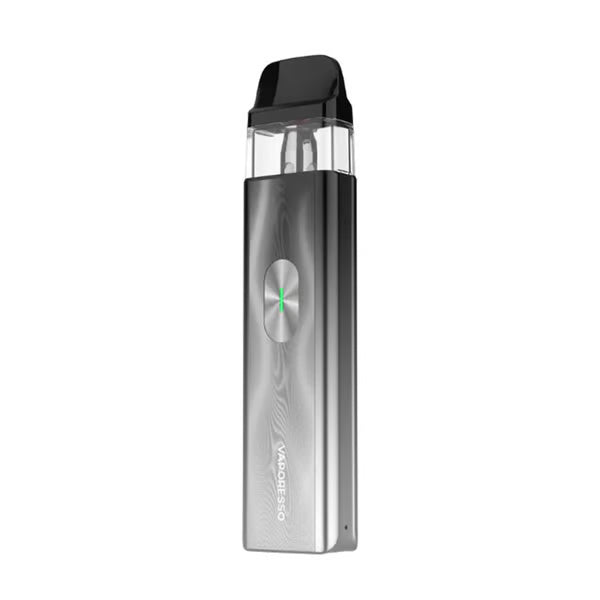 Vaper recargable Vaporesso Xros Mini 4 Pod Kit en color gris con diseño compacto tipo stick, indicador LED frontal y cartucho transparente superior con boquilla negra.