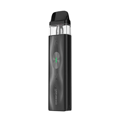 Vaper recargable Vaporesso Xros Mini 4 Pod Kit en color negro con diseño compacto tipo stick, indicador LED frontal y cartucho transparente superior con boquilla negra.