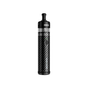 Vaper recargable Voopoo Doric Galaxy 60 Pro Pod Kit en color negro con acabado tipo fibra de carbono, diseño cilíndrico y elegante, tanque superior transparente con boquilla estrecha y botón frontal integrado.